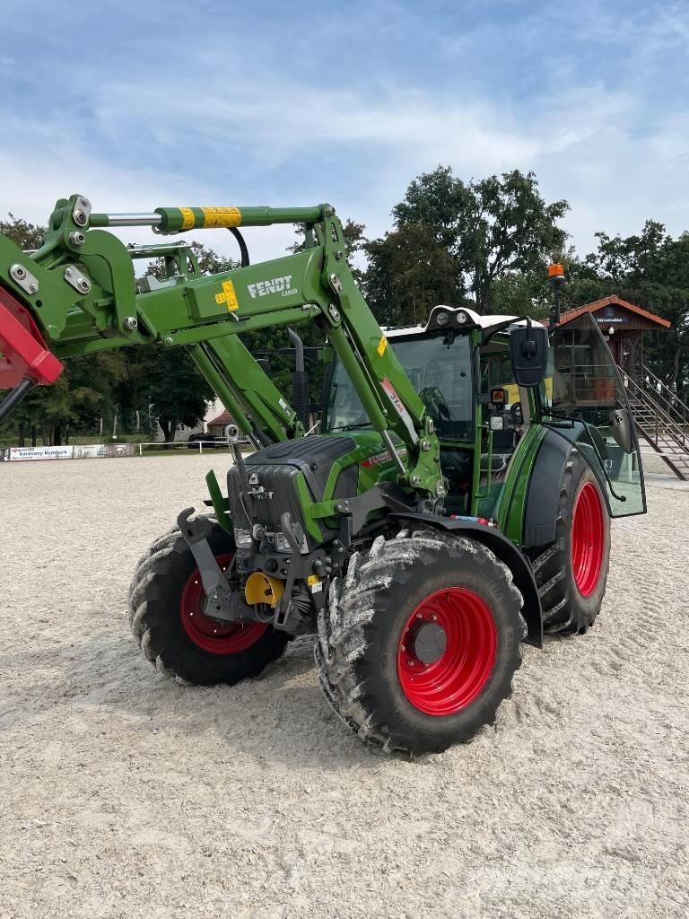 Fendt 211 Vario Tractors