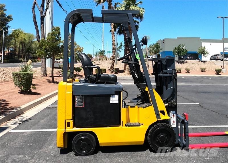 CAT  Electric forklift trucks
