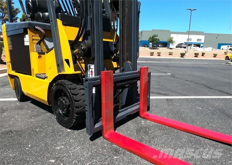 CAT  Electric forklift trucks