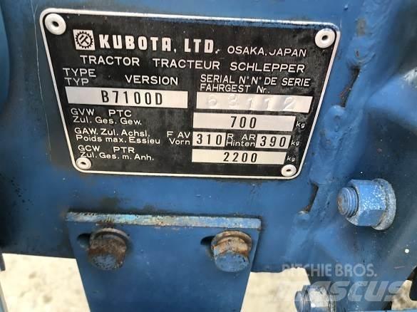 Kubota B7100D Backhoe