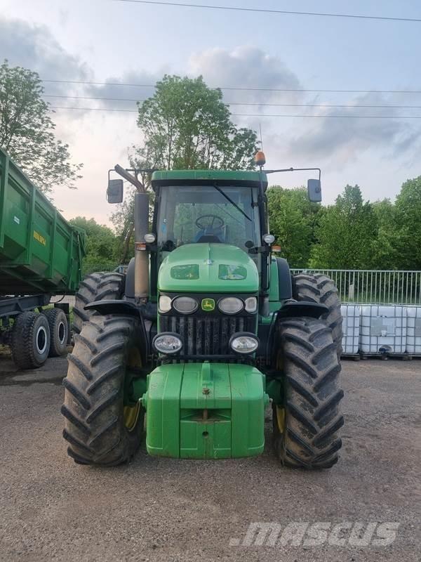 John Deere 7820 Tractors
