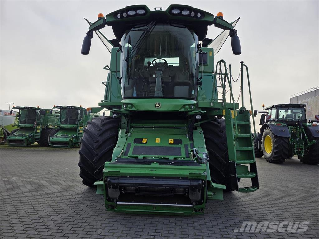 John Deere S670 Combine harvesters