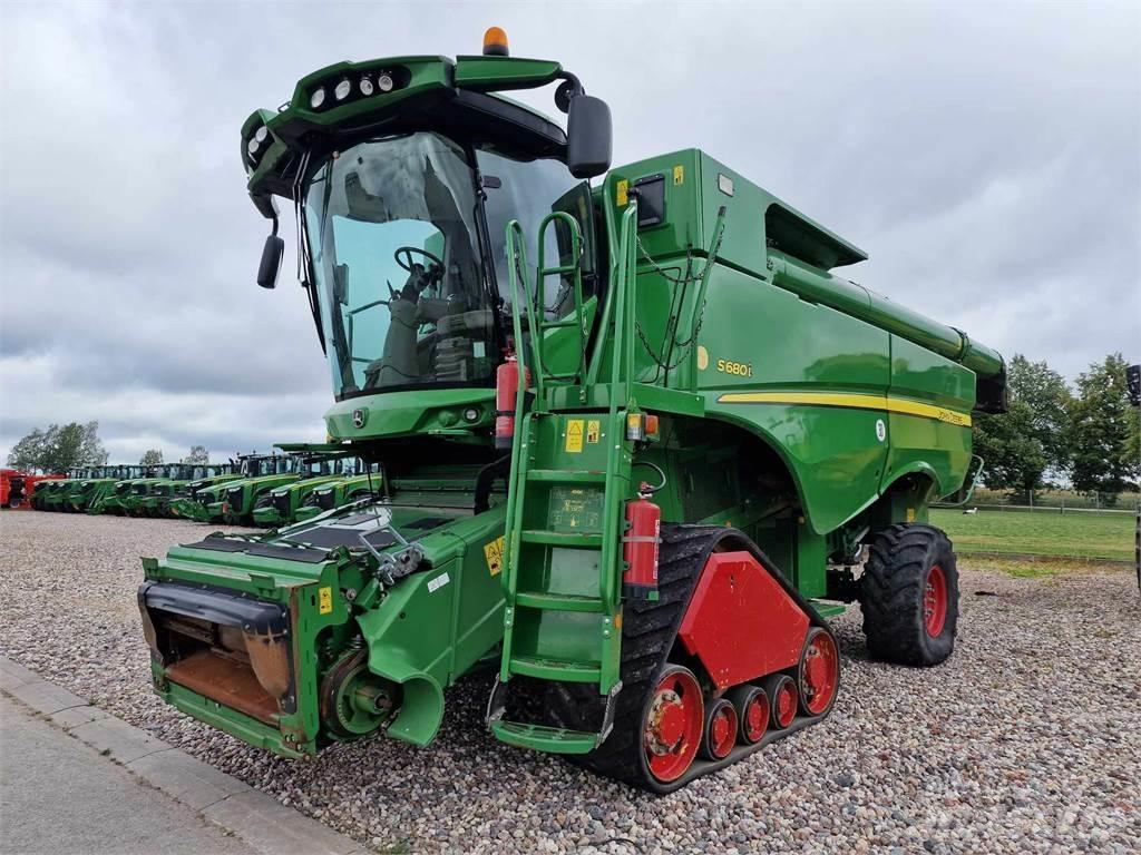 John Deere S680 Combine harvesters