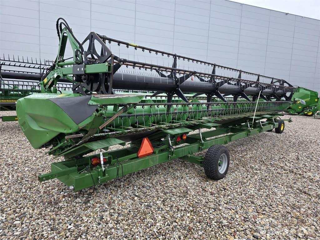 John Deere S690 Combine harvesters