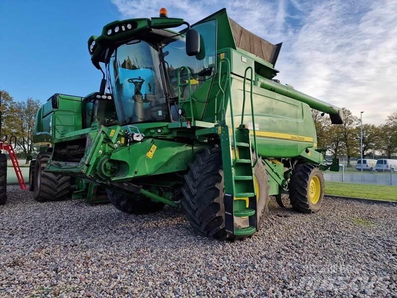 John Deere T660 Combine harvesters