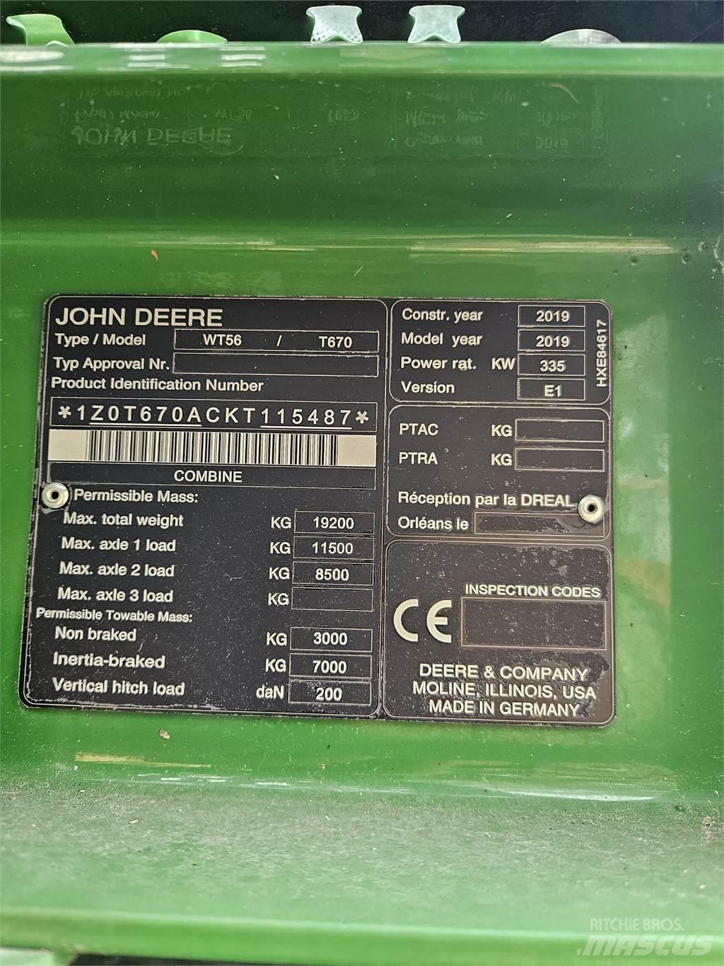 John Deere T670i Combine harvesters