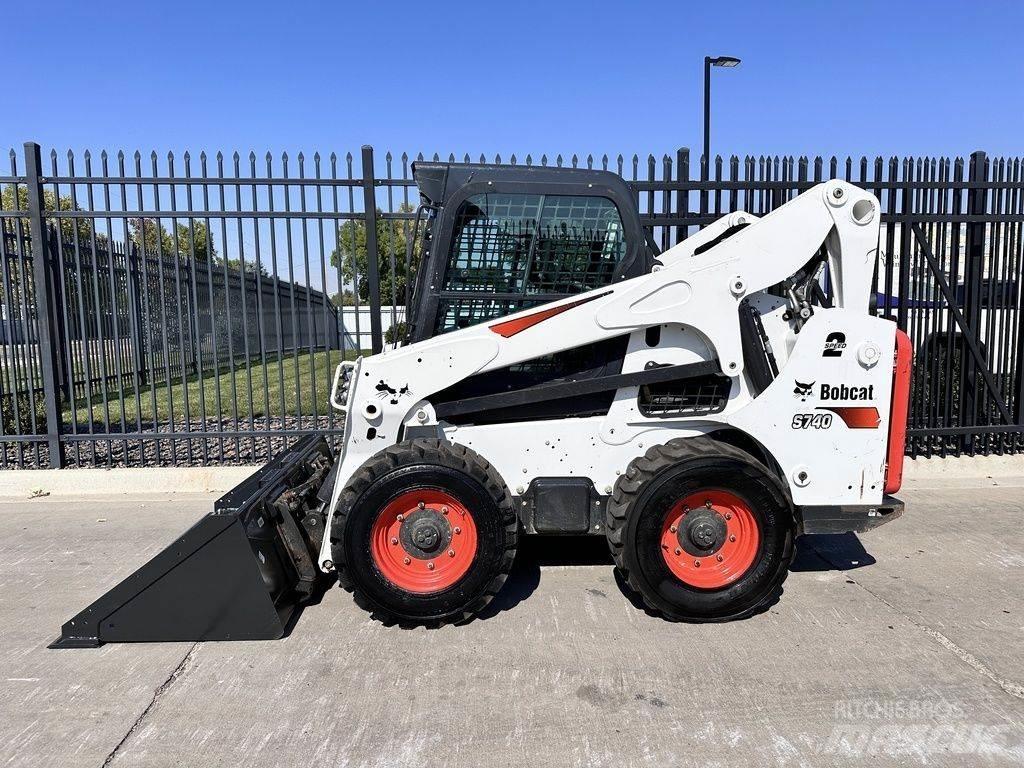 Bobcat S740 Skid steer loaders