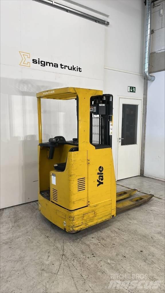 Yale MS 15 S Self propelled stackers