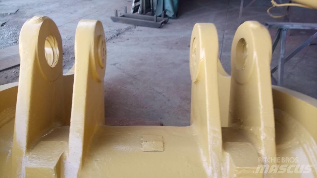 CAT 988 B Booms and arms