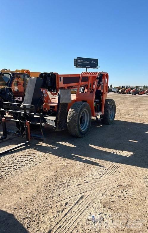SkyTrak 10054 Telescopic handlers