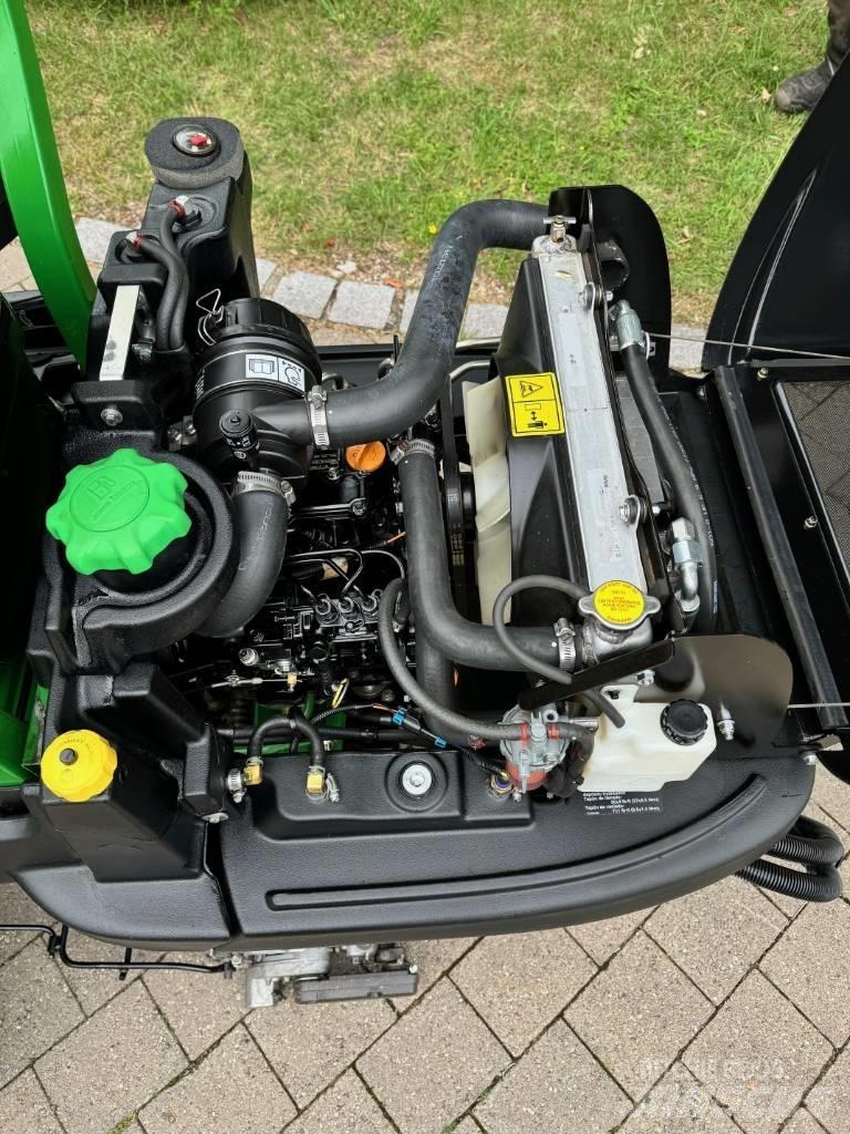 John Deere 2500 B Greens mowers