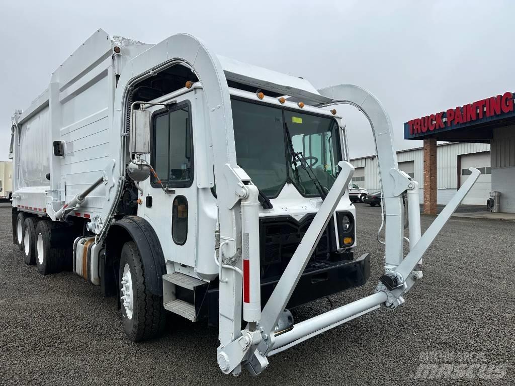Mack MRU Waste trucks