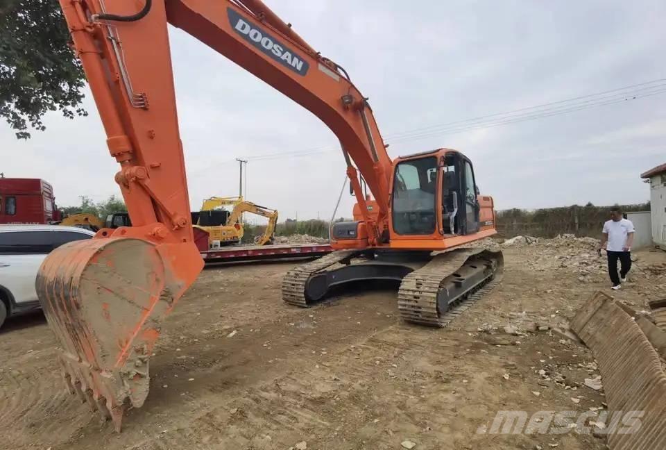 Doosan DX300LC Crawler excavators
