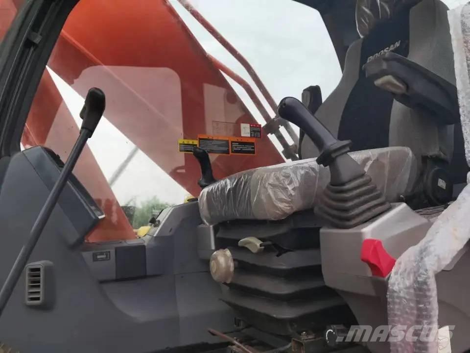 Doosan DX300LC Crawler excavators