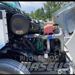 Volvo VNL 64T200 Prime Movers