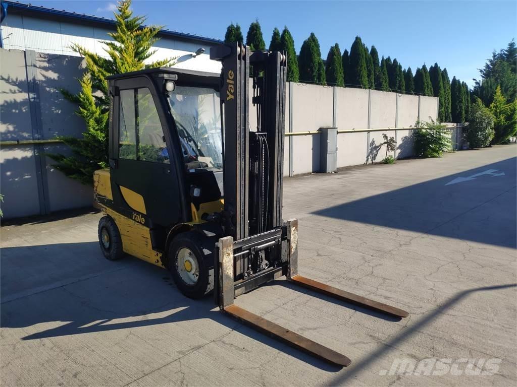 Yale GDP35VX Diesel trucks