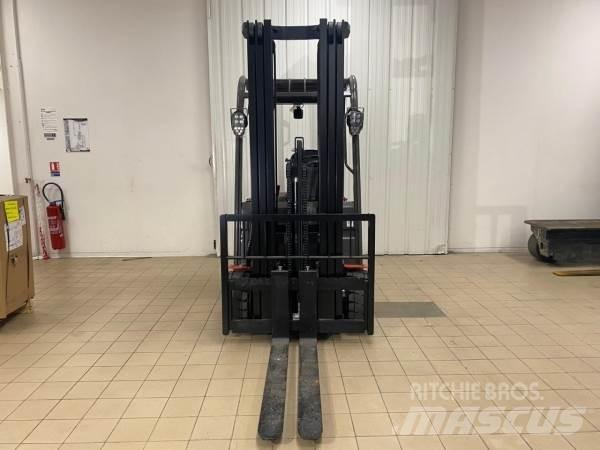 Manitou ME320 Rough terrain truck