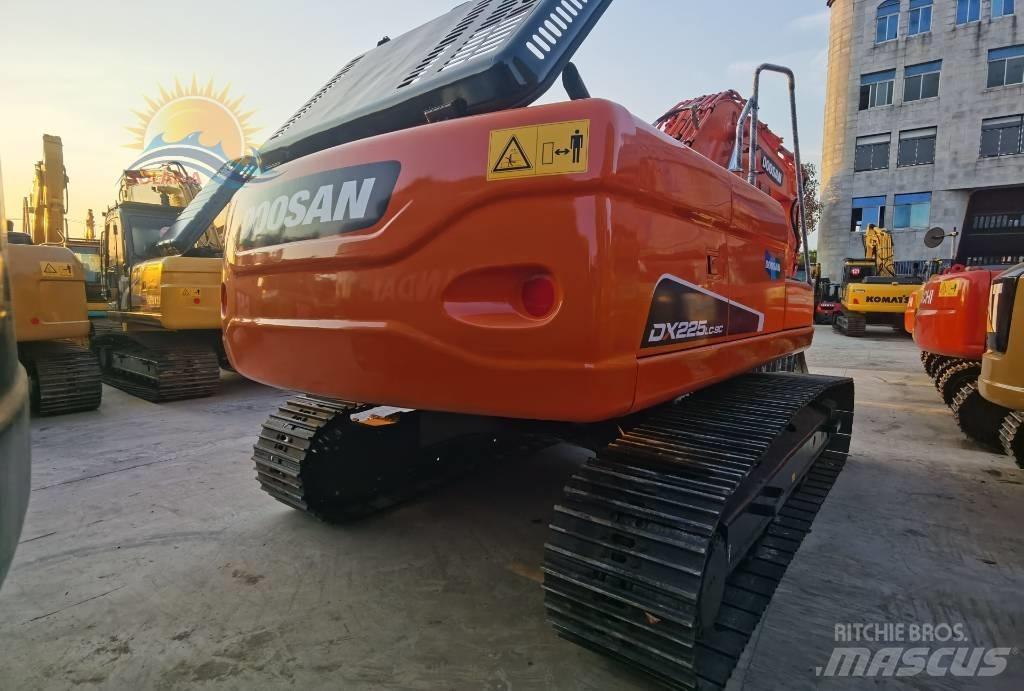 Doosan DX 225 Crawler excavators