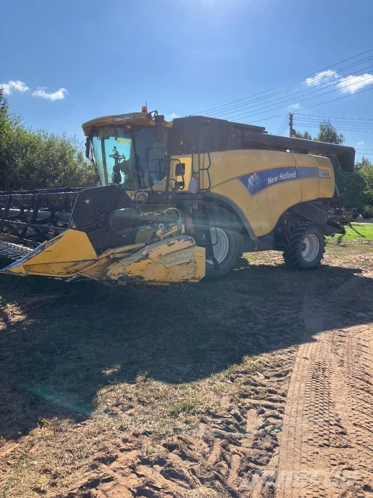 New Holland CX 8080 Combine harvesters