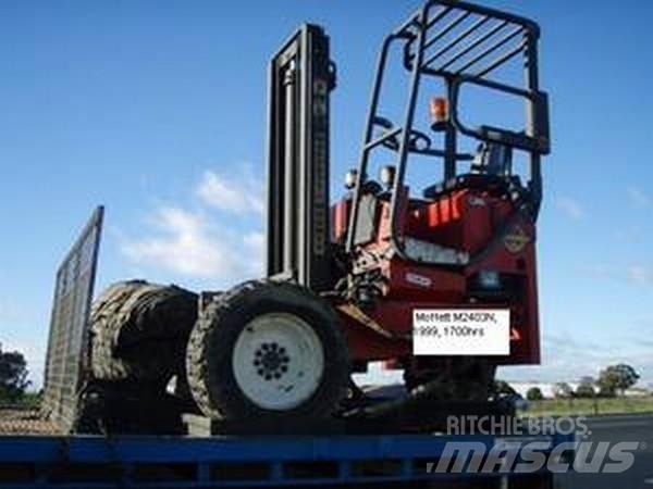 Moffett M2403N Rough terrain truck