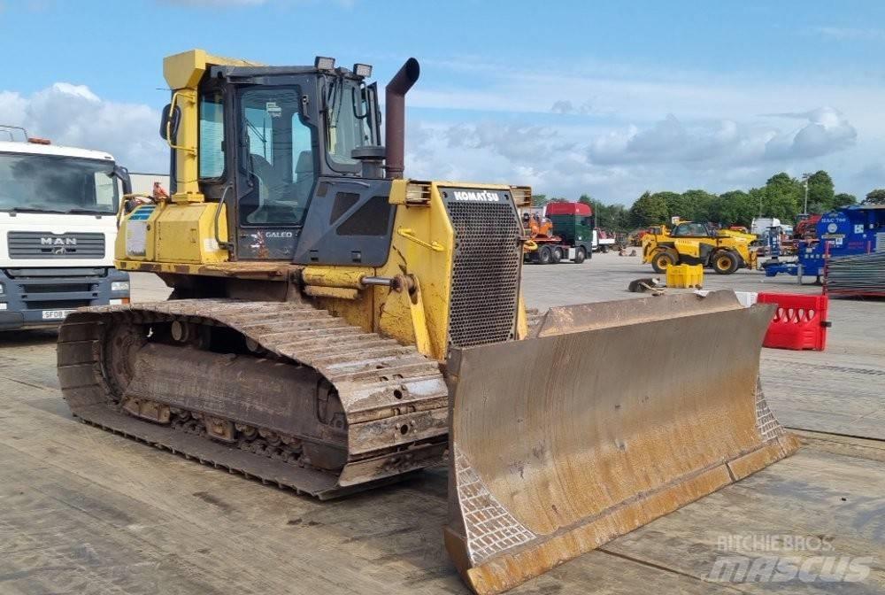 Komatsu D 61 PX-15 Crawler dozers