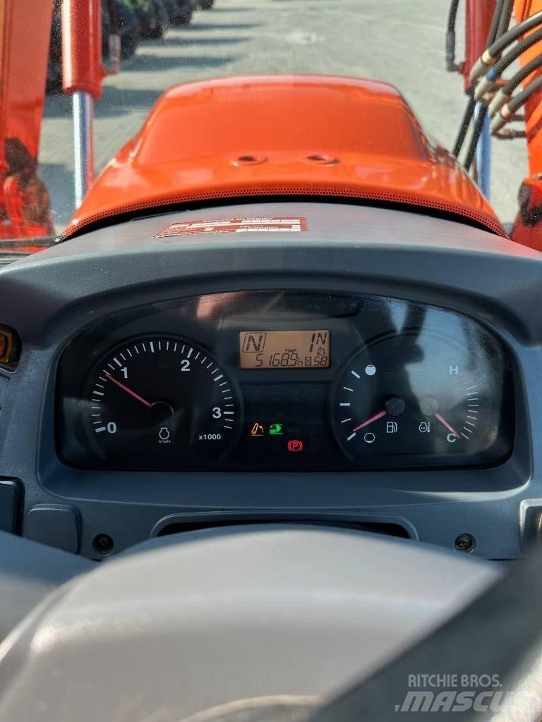 Kubota M 135 GX Tractors