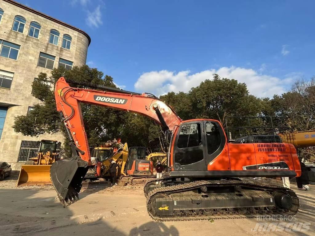 Doosan DX 300 LC Crawler excavators