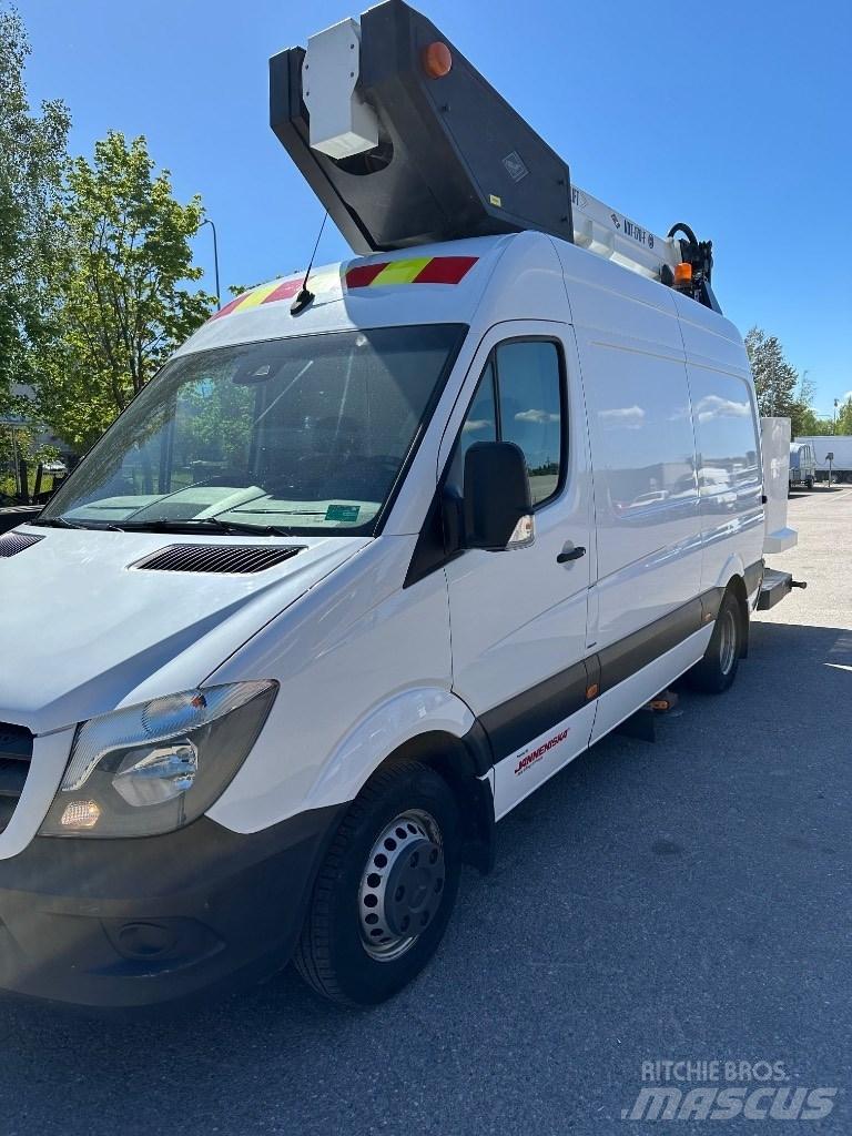 VERSALIFT VDT-170-F Truck mounted platforms