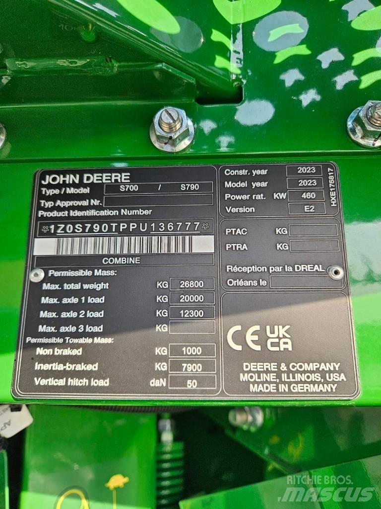 John Deere S790 Combine harvesters