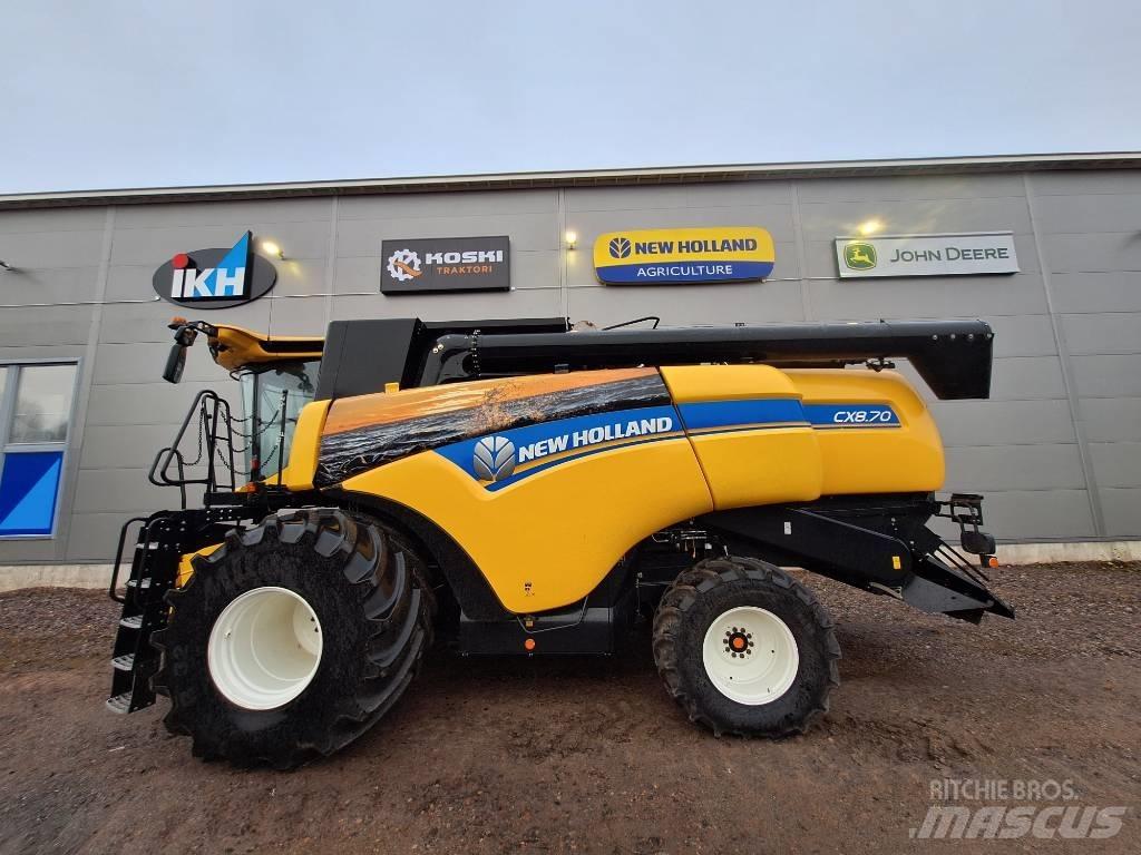 New Holland CX 8.70 Combine harvesters