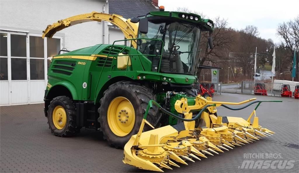 John Deere 8400i Forage harvesters