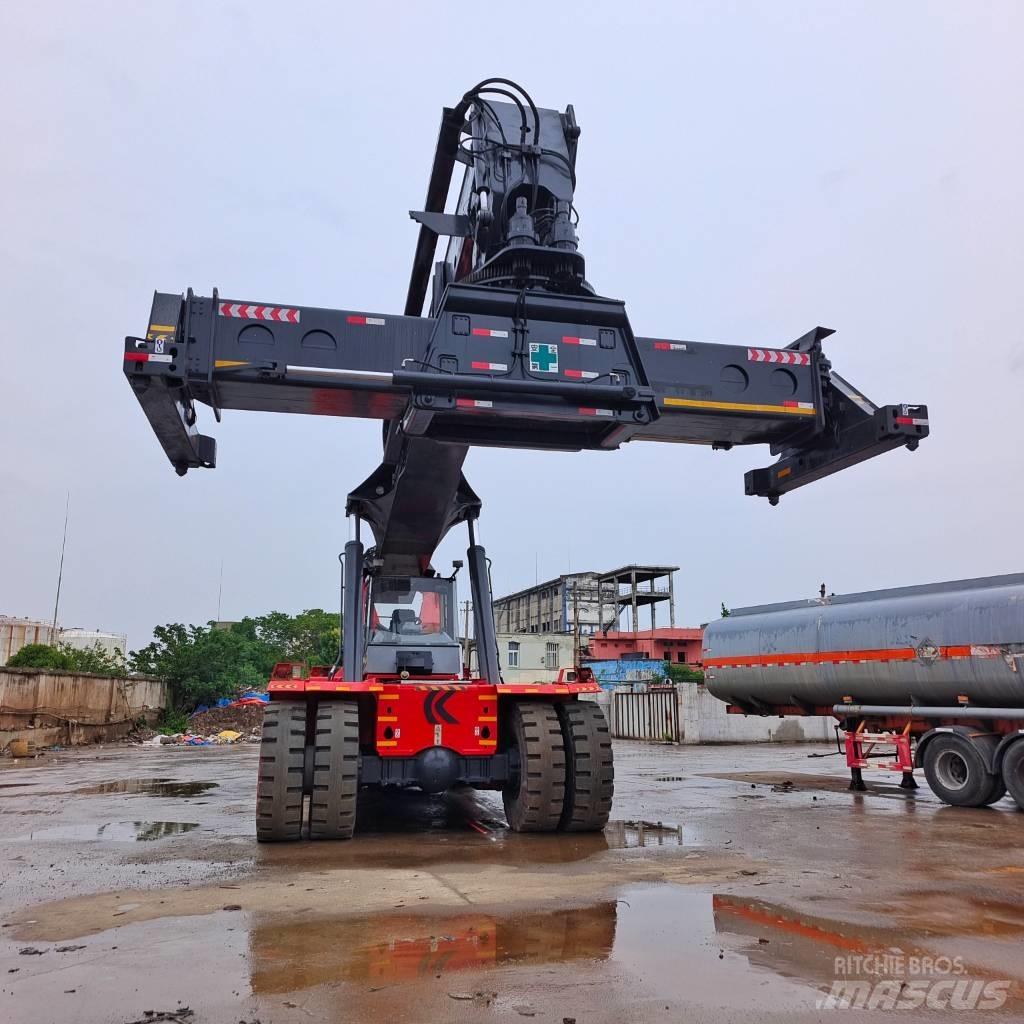 Kalmar DRF 450 Reach stackers