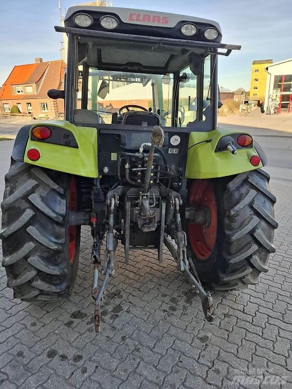 CLAAS AXOS 330 CX Tractors