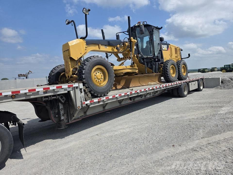 CAT 140 M 2 Graders