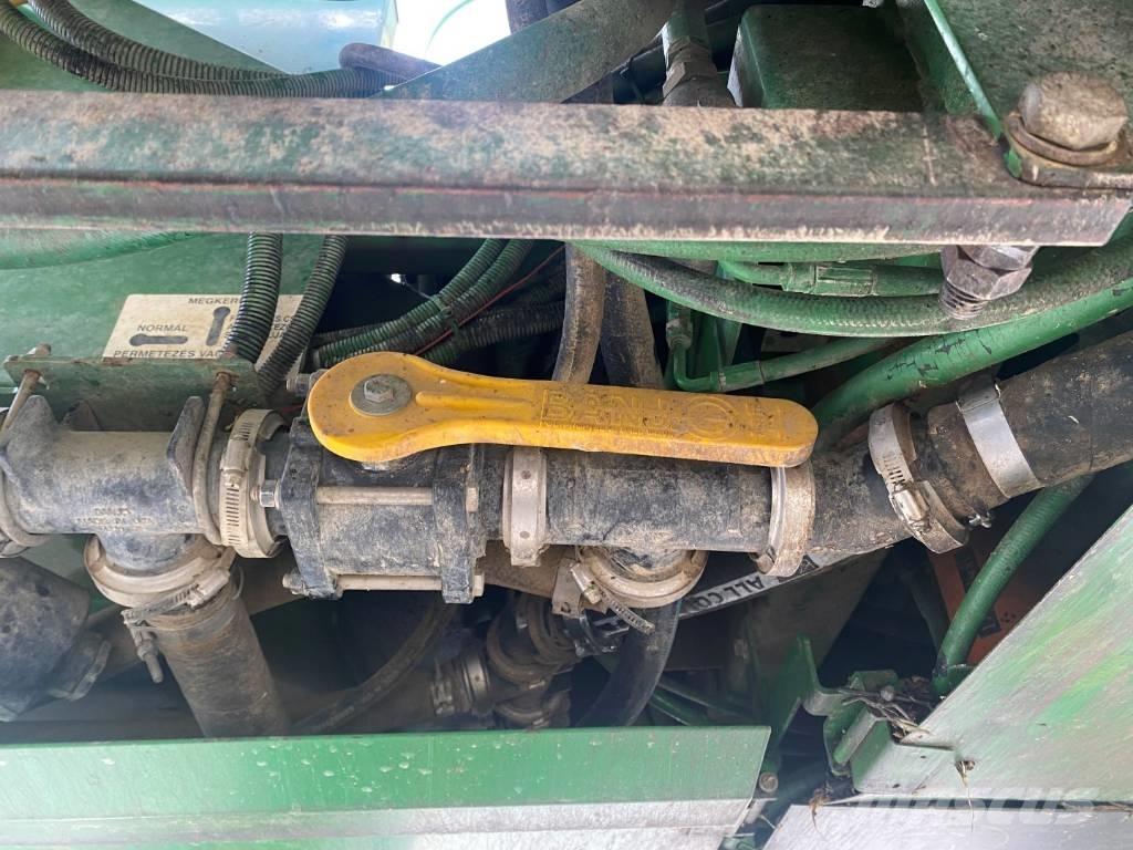 John Deere 4720 Self-propelled sprayers