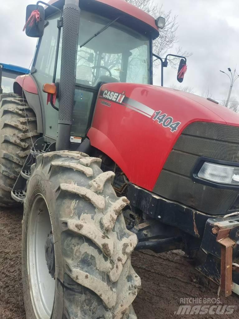 Case IH FARMALL 1404 Tractors