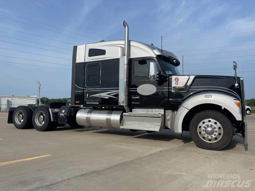 Kenworth W 990 Prime Movers