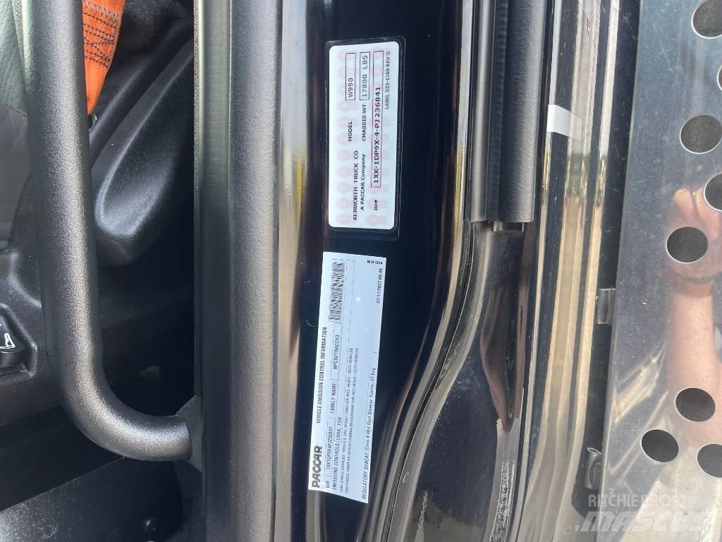 Kenworth W 990 Prime Movers