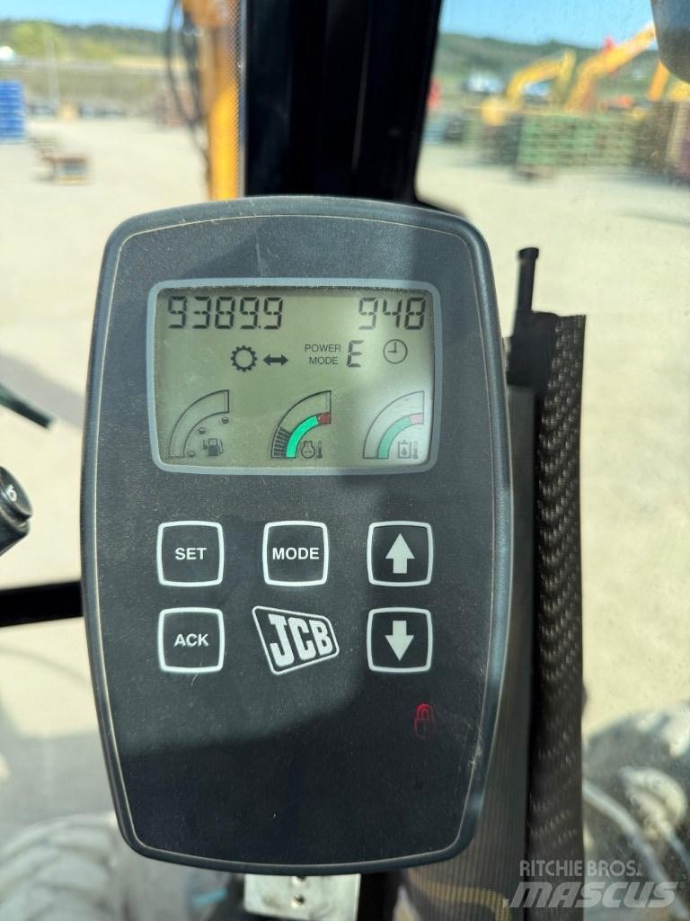 JCB JS 145 W Wheeled excavators