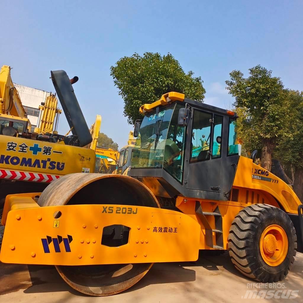 XCMG XS 202J Single drum rollers