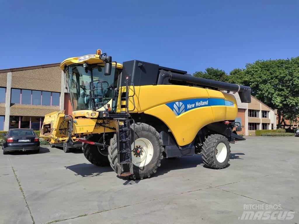 New Holland CX 760 Combine harvesters