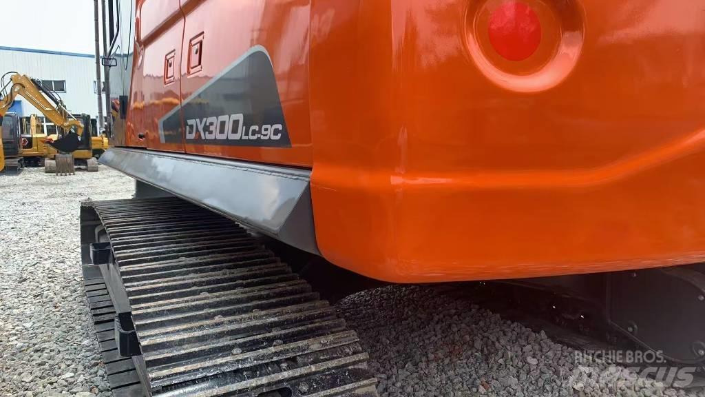 Doosan DX 300 Crawler excavators