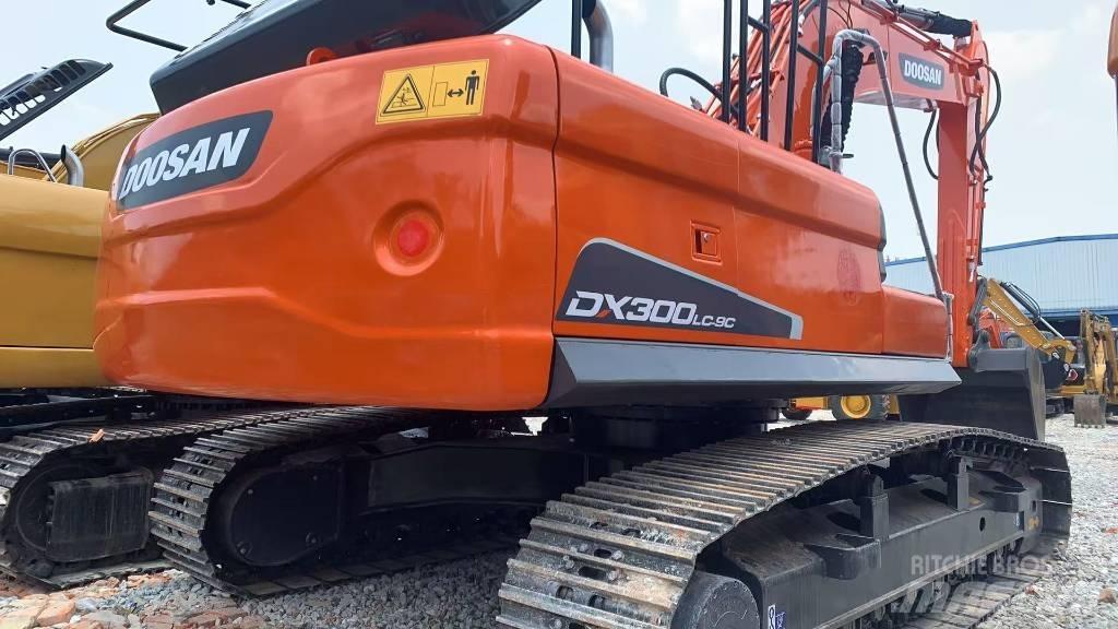 Doosan DX 300 Crawler excavators
