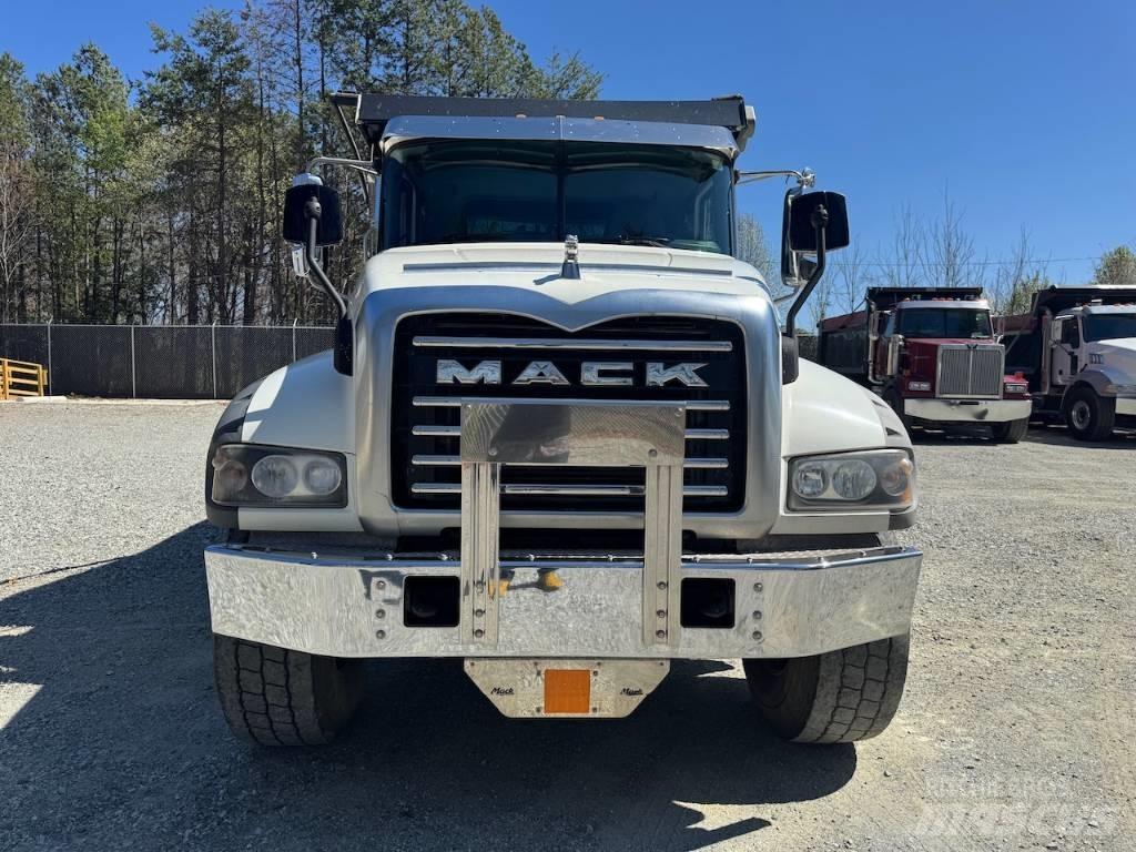 Mack Granite GU 433 Tipper trucks