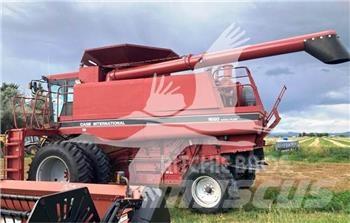 Case IH 1680 Combine harvesters