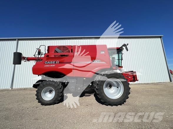 Case IH 8250 Combine harvesters