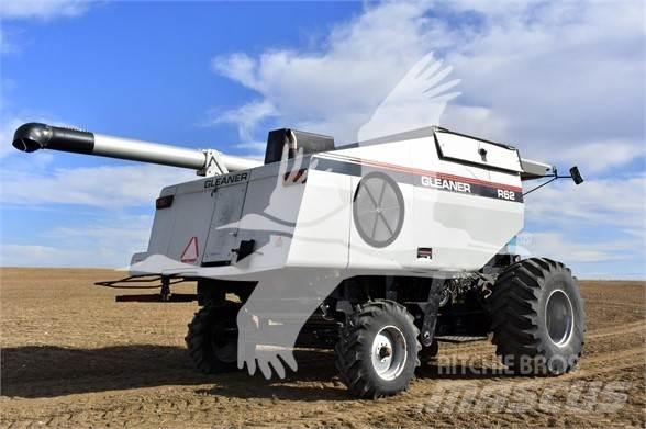 Gleaner R62 Combine harvesters