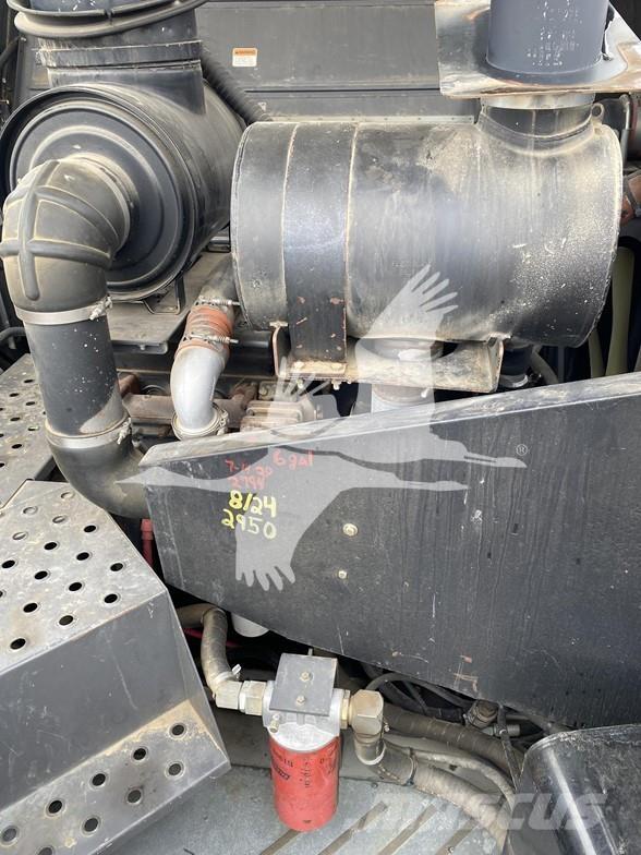 Gleaner R65 Combine harvesters