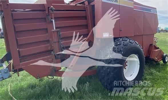 Hesston 4910 Square balers