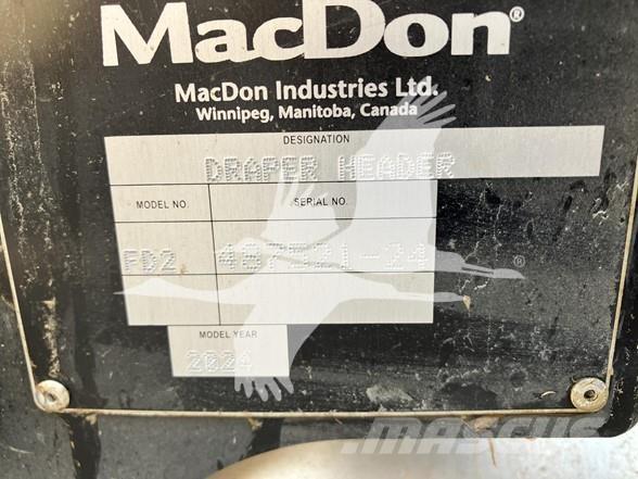 MAC DON FD240 Combine harvester heads